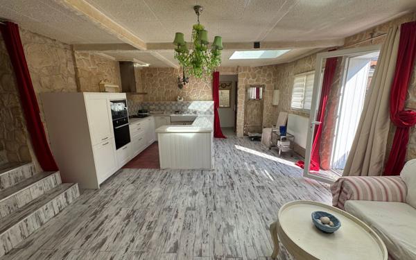 Maison à vendre    4 pièces • 112 m2 Champagne-au-Mont-d'Or