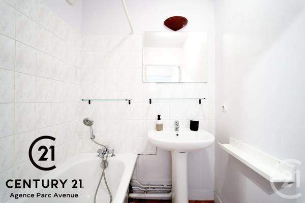 Appartement F2 à vendre  2 pièces - 43,22 m 2   BUSSY ST GEORGES  - 77