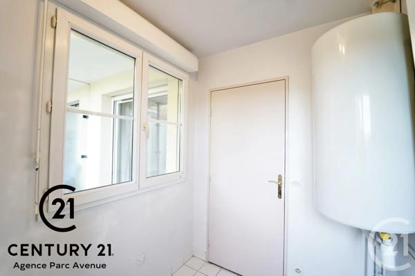 Appartement F2 à vendre  2 pièces - 43,22 m 2   BUSSY ST GEORGES  - 77