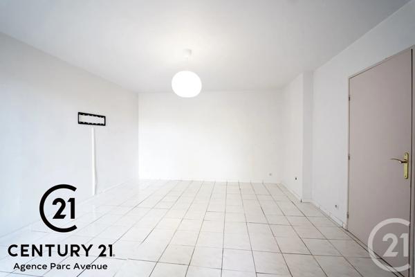 Appartement F2 à vendre  2 pièces - 43,22 m 2   BUSSY ST GEORGES  - 77