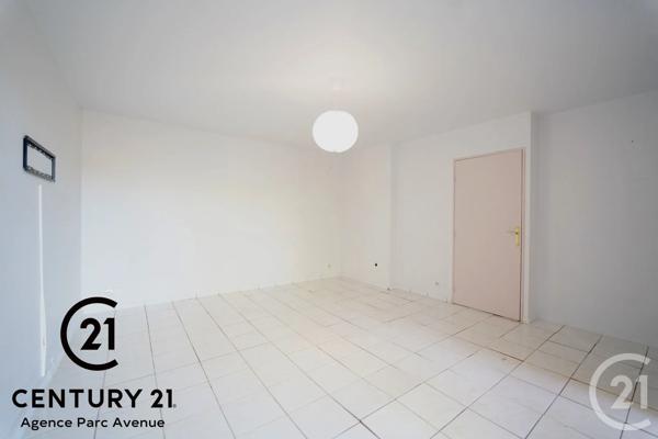 Appartement F2 à vendre  2 pièces - 43,22 m 2   BUSSY ST GEORGES  - 77