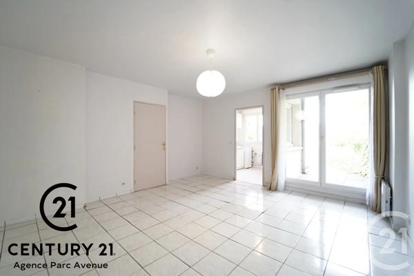 Appartement F2 à vendre  2 pièces - 43,22 m 2   BUSSY ST GEORGES  - 77