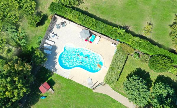 ENSEMBLE IMMOBILIER AVEC ACTIVITE DE GITES EN EXPLOITATION
