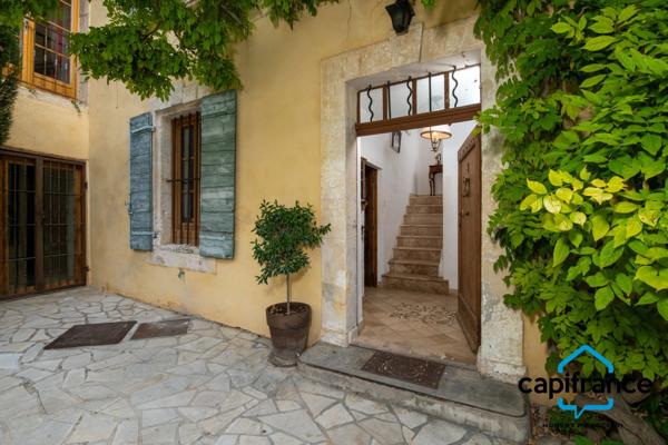 Magnifique Maison de Caractère, Proximité centre ville, calme, sans vis à vis, piscine, garage, annexe sur 462m2 de terrain