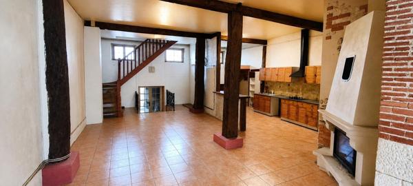 Maison de caractère aux beaux volumes au cœur de Buzançais