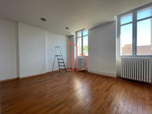 Bureau de 182 m² à louer à Bordeaux Boulevards
