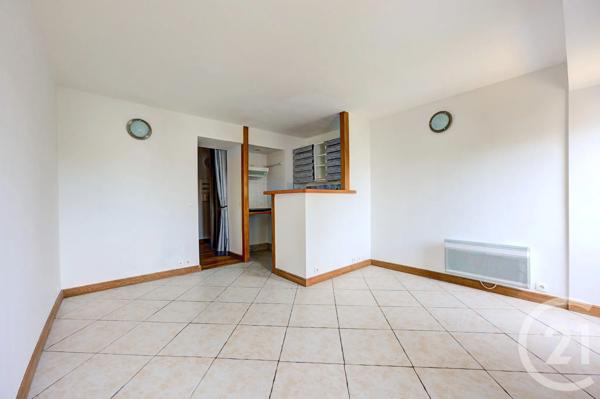 Appartement Studio à vendre  1 pièce - 27,40 m 2   BOUSSY ST ANTOINE  - 91