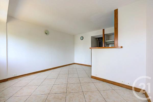 Appartement Studio à vendre  1 pièce - 27,40 m 2   BOUSSY ST ANTOINE  - 91