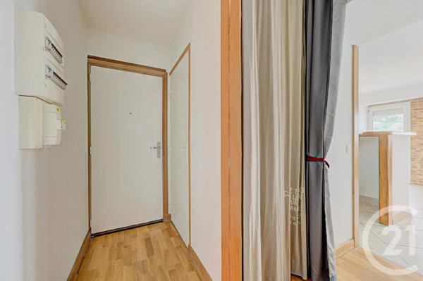 Appartement Studio à vendre  1 pièce - 27,40 m 2   BOUSSY ST ANTOINE  - 91