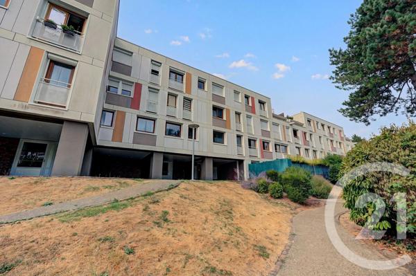 Appartement Studio à vendre  1 pièce - 27,40 m 2   BOUSSY ST ANTOINE  - 91