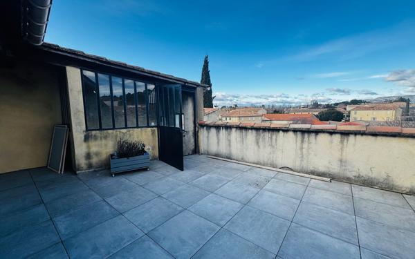 Immeuble à vendre    8 pièces •  Mazan