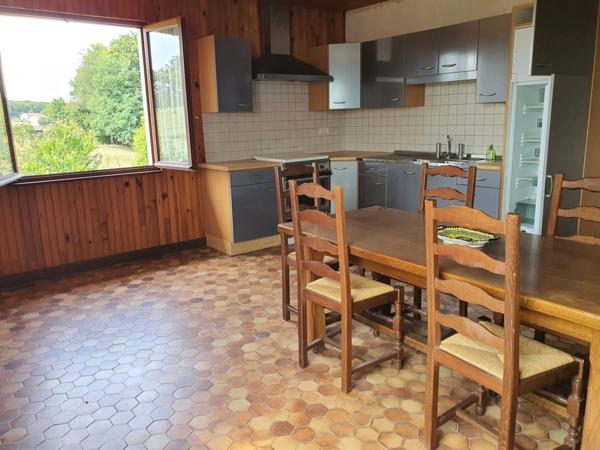 PROPRIÉTÉ sur 4 ha à vendre 7 pièces secteur XERTIGNY (88) MAISON et partie FERME
