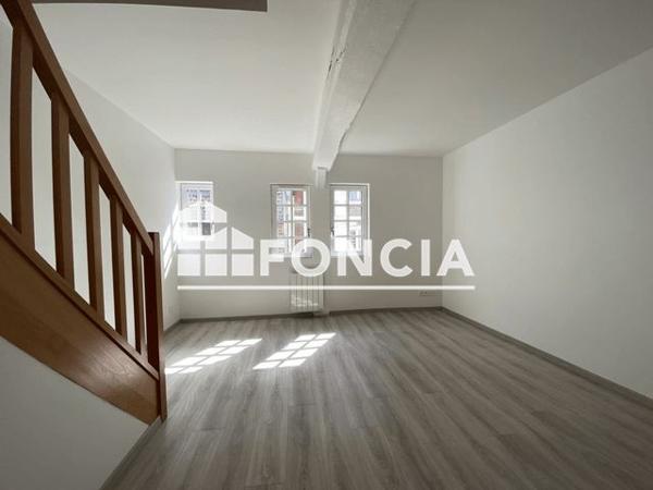 Location Appartement 3 pièces 53.21 m² - 80 RUE HAUTE Honfleur 14600