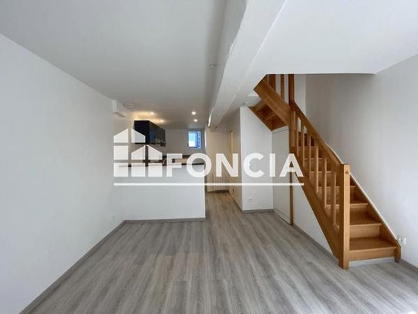 Location Appartement 3 pièces 53.21 m² - 80 RUE HAUTE Honfleur 14600