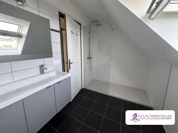 Maison agréable au coeur de Trézilidé