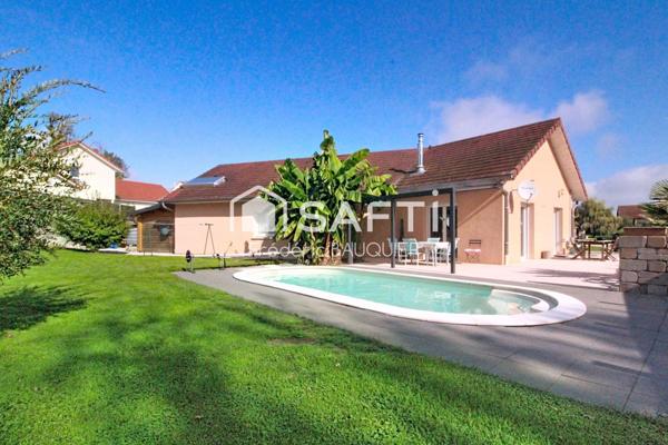 Maison de plain pied avec piscine