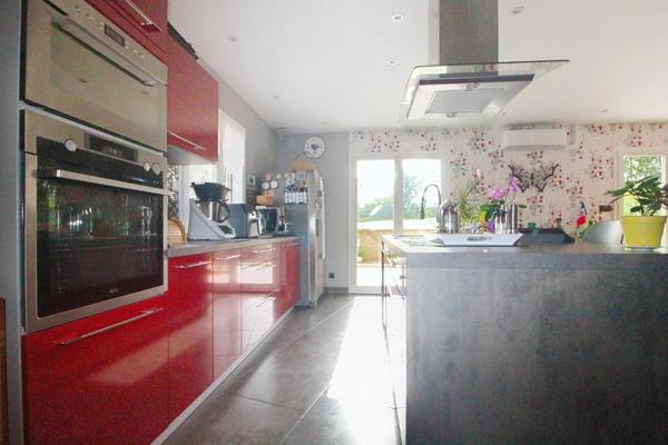 Maison de plain pied avec piscine