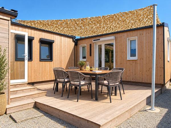 Emplacement Prisé & Volume XXL (72m²) Pour Ce Luxueux Mobil-Home Sur son terrain de loisir de 317 m²,