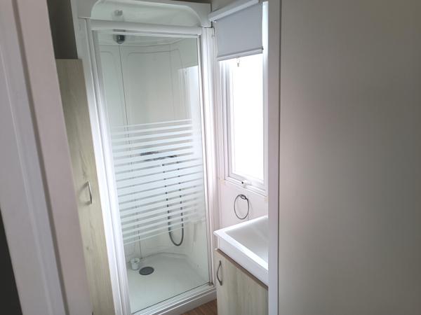 Emplacement Prisé & Volume XXL (72m²) Pour Ce Luxueux Mobil-Home Sur son terrain de loisir de 317 m²,