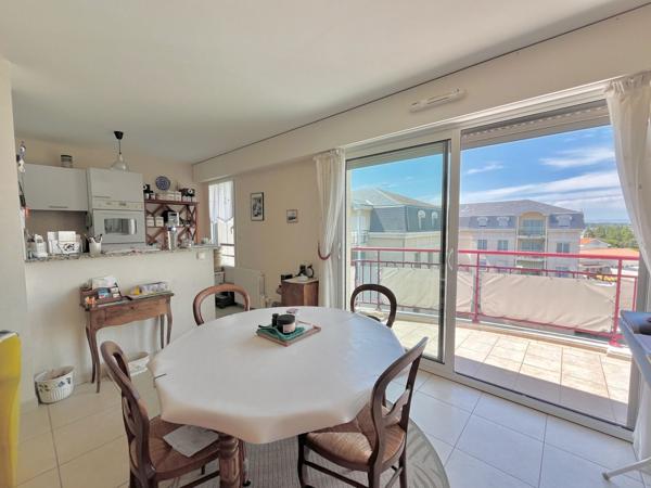 Appartement Les Sables D Olonne centre ville 3 pièces 64.18 m² ascenseur terrasse cave parking