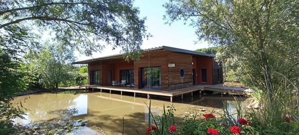 7 KM DE GUERIGNY - MAISON 160 M2 AVEC 3 HA