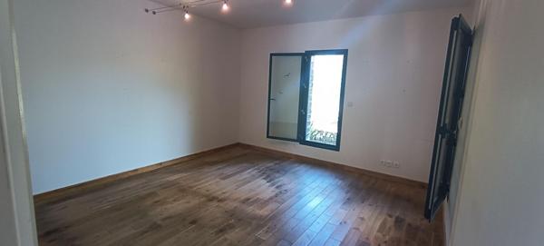 7 KM DE GUERIGNY - MAISON 160 M2 AVEC 3 HA