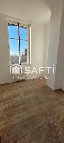 Maison avec de beaux volumes et 4 chambres