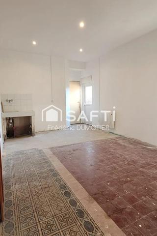 Maison avec de beaux volumes et 4 chambres