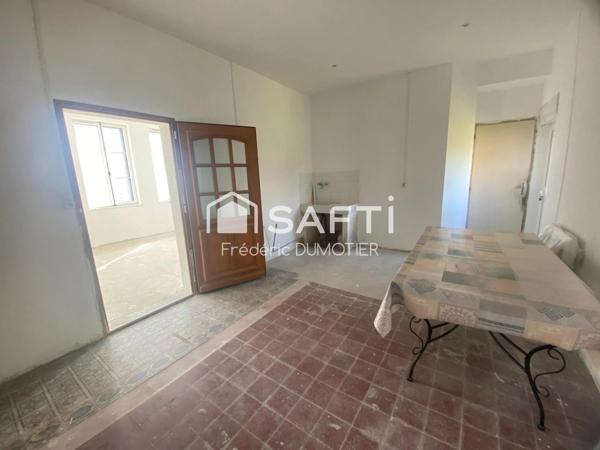 Maison avec de beaux volumes et 4 chambres