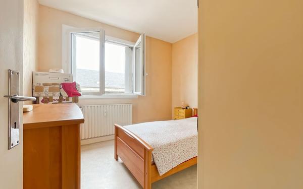 Appartement à vendre    2 pièces • 43,84 m2 Montluçon