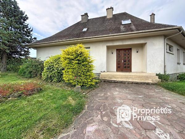 L'Aigle - Grande maison familiale, 7 chambres, plus de 4 000 m² de terrain