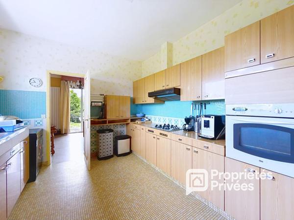L'Aigle - Grande maison familiale, 7 chambres, plus de 4 000 m² de terrain