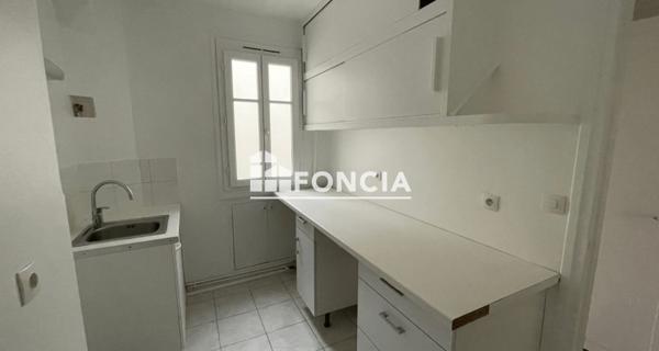Location Appartement 3 pièces 52.7 m² - Paris 75015