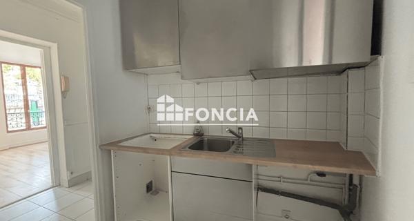 Location Appartement 3 pièces 48.52 m² - Paris 75009