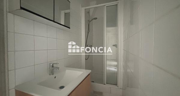 Location Appartement 3 pièces 48.52 m² - Paris 75009