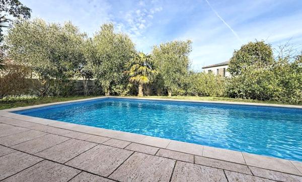 Maison de 133 m² au calme avec piscine sur un terrain de 1000 m² à Villebrumier