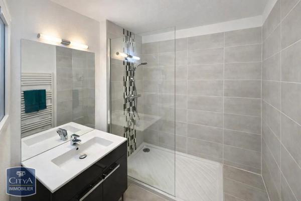 Appartement à louer 1 pièce 27m²