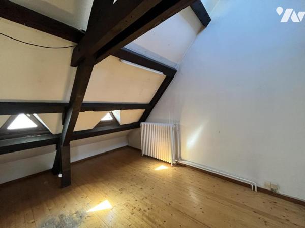 BESANCON (25) : IMMEUBLE EN MONOPROPRIETE 