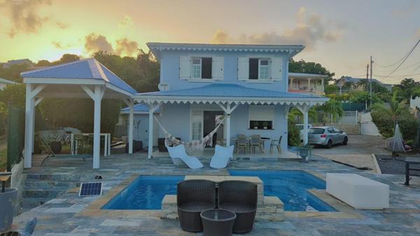 Maison à Trinité : vue mer imprenable et piscine