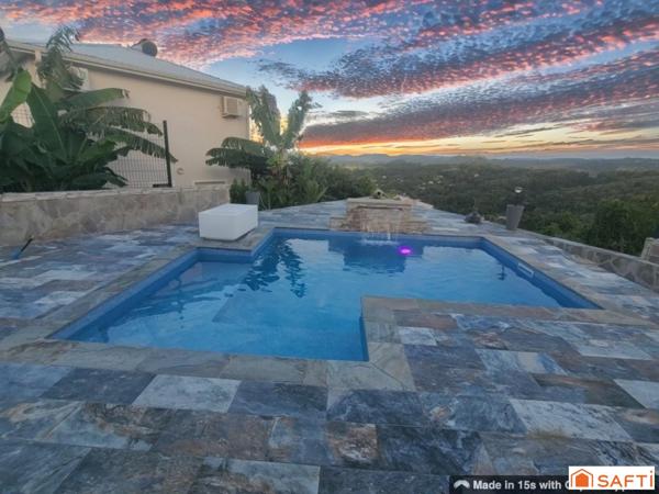Maison à Trinité : vue mer imprenable et piscine
