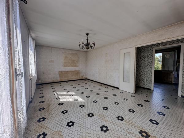 Villeneuve-sur-Lot (47300) Villeneuve sur lot, maison sur 2 niveaux d'environ 107 m², 4 chambres sur 508 m² de jardin