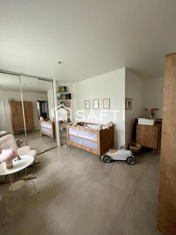 Maison de ville en hyper centre, 8 pièces, 5 chambres, garage et jardin.
