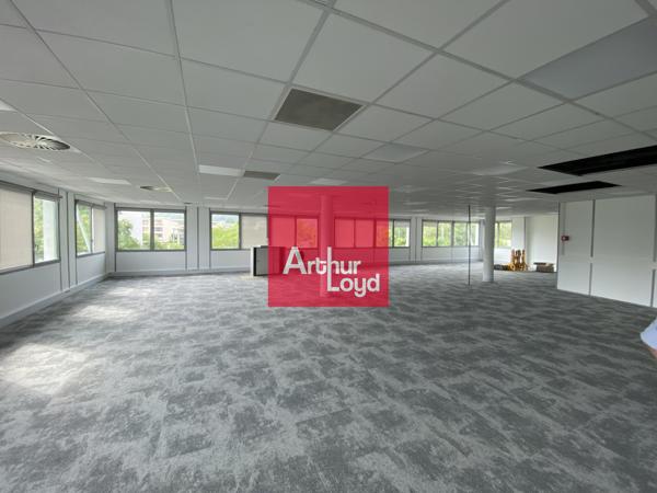 BUREAUX ENTIEREMENT RENOVES - MONTBONNOT
