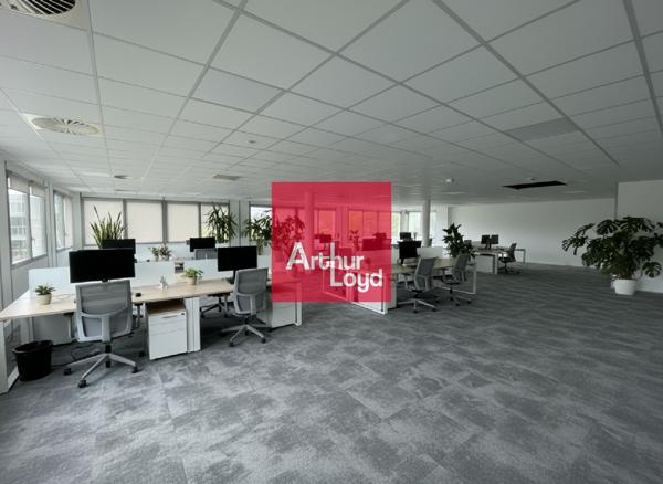 BUREAUX ENTIEREMENT RENOVES - MONTBONNOT