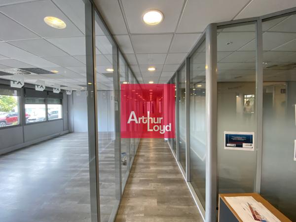 BUREAUX ENTIEREMENT RENOVES - MONTBONNOT