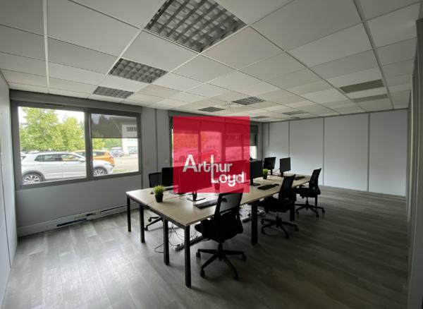 BUREAUX ENTIEREMENT RENOVES - MONTBONNOT