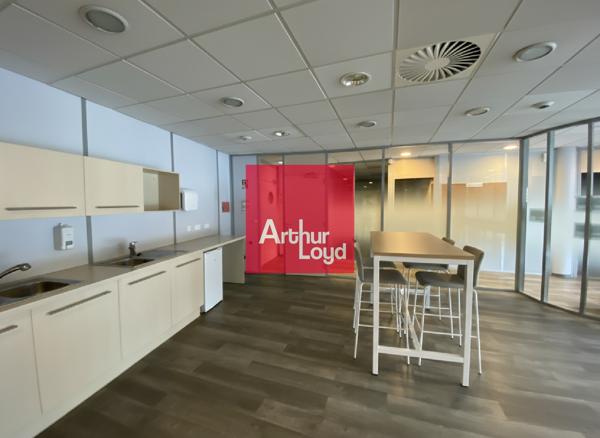 BUREAUX ENTIEREMENT RENOVES - MONTBONNOT