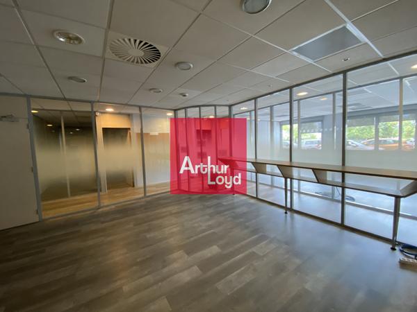 BUREAUX ENTIEREMENT RENOVES - MONTBONNOT