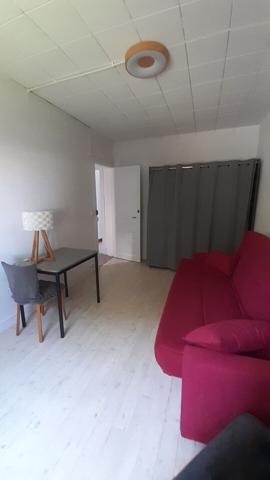 Appartement avec entrée indépendante, terrasse, terrain privatif et ga