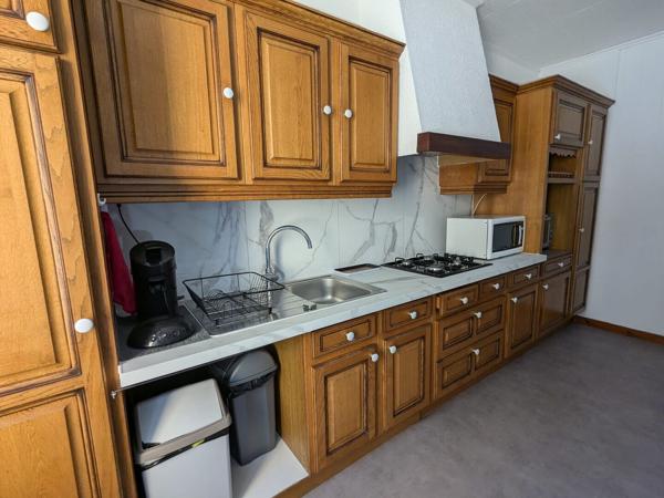 Appartement avec entrée indépendante, terrasse, terrain privatif et ga
